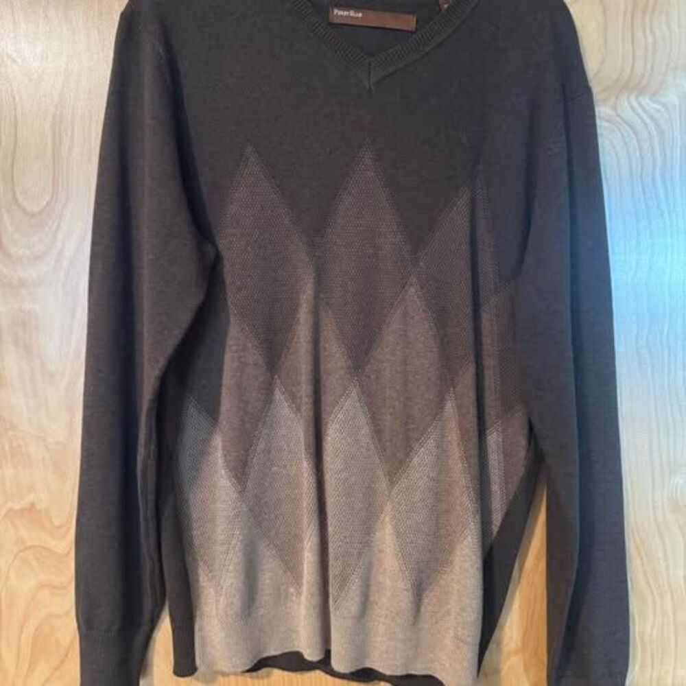 Perry Ellis V-Neck Argyle Sweater
